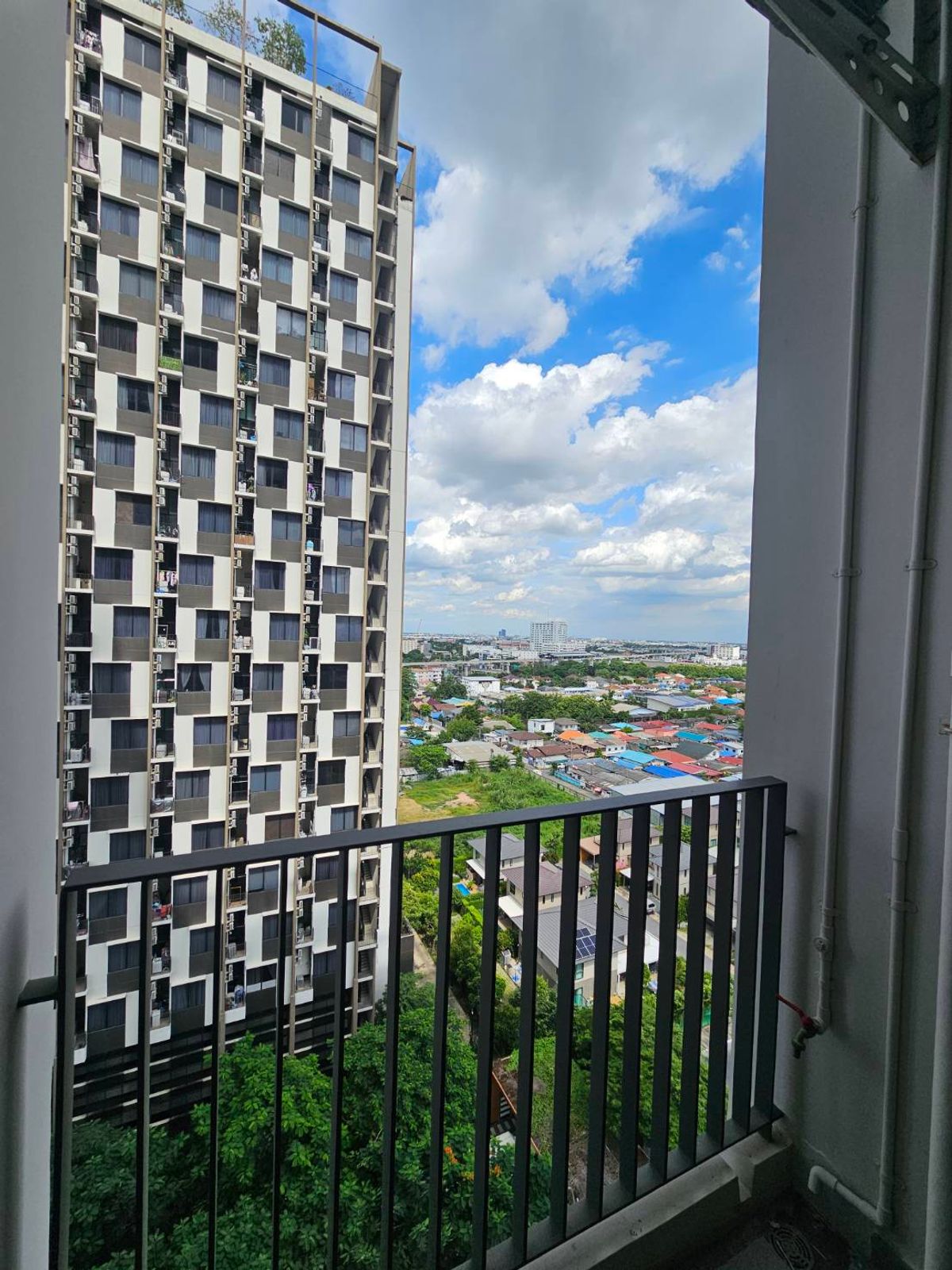 ให้เช่าคอนโดนวมินทร์ รามอินทรา : ห้องใหม่มาก เช่า 1 ห้องนอน Duplex 1 ห้องน้ำ  Blossom Condo @ Fashion Beyond