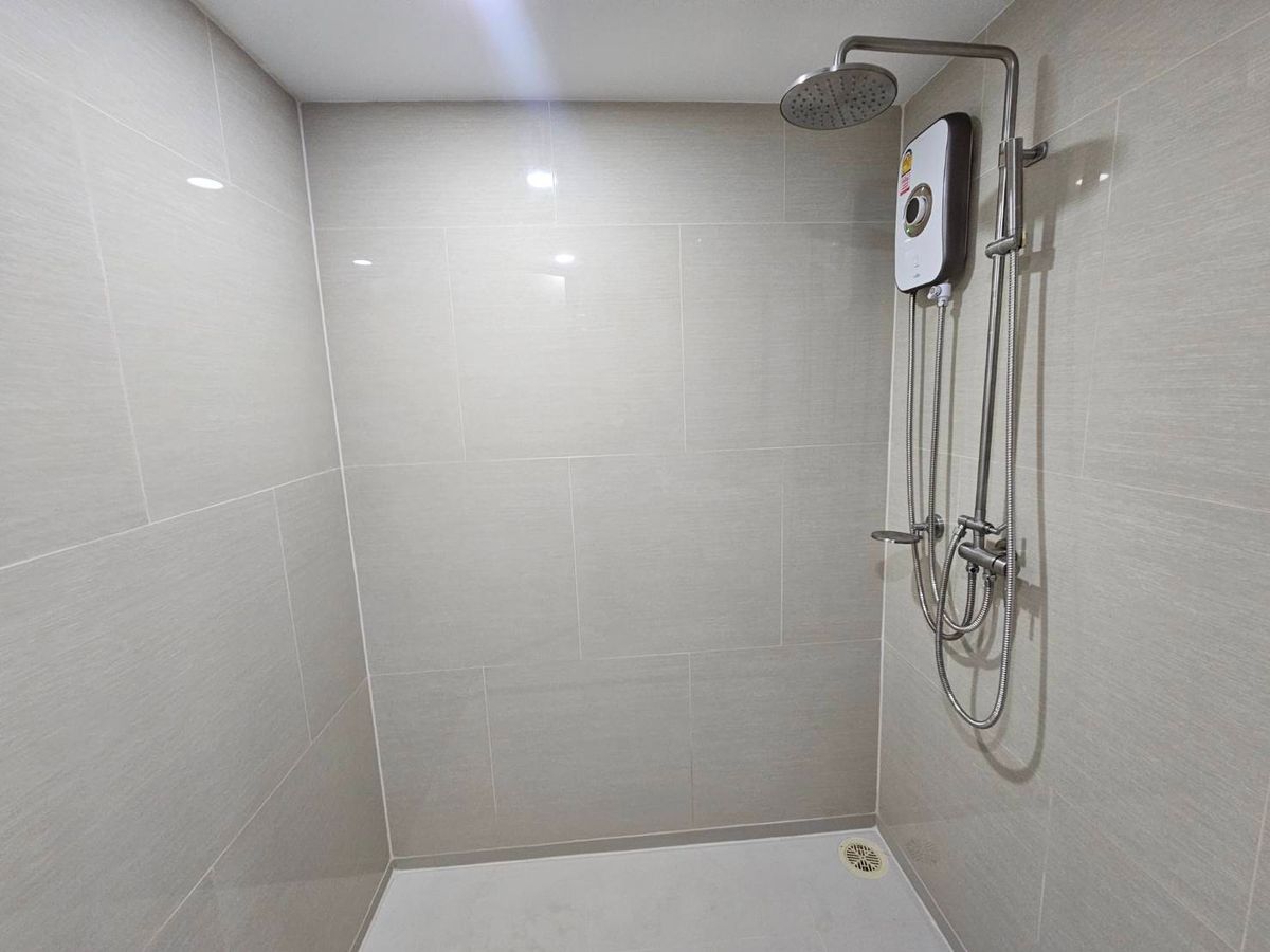 ให้เช่าคอนโดนวมินทร์ รามอินทรา : ห้องใหม่มาก เช่า 1 ห้องนอน Duplex 1 ห้องน้ำ  Blossom Condo @ Fashion Beyond