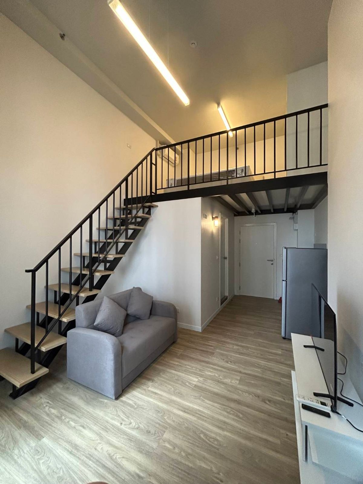 For RentCondoNawamin, Ramindra : New room, never rented, rent 1 bedroom, duplex, 1 bathroom, Blossom Condo @ Fashion Beyond