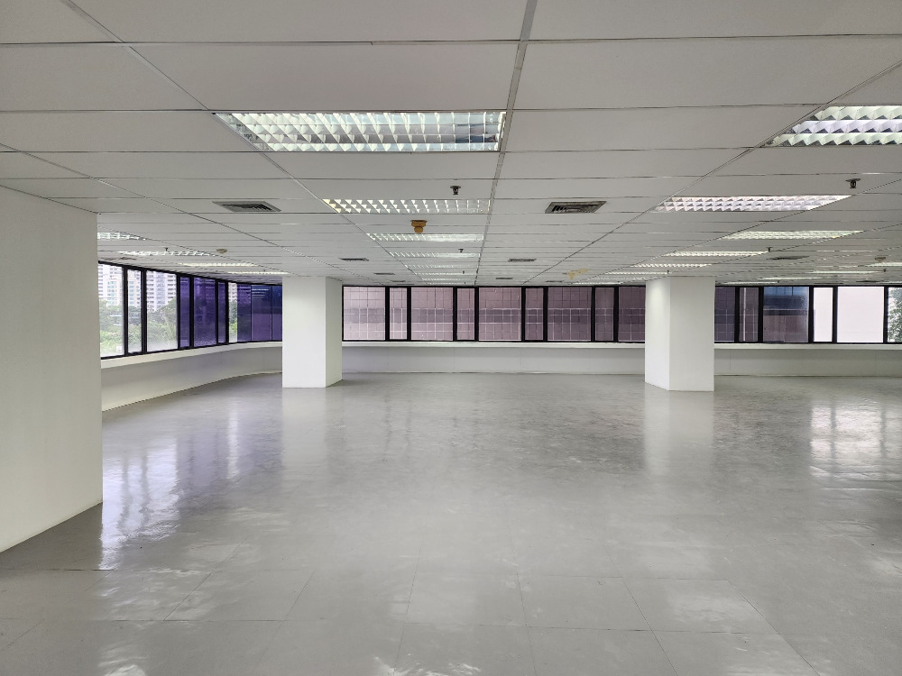 For SaleOfficeKhlongtoei, Kluaynamthai : Foreigners can buy this property - Office space for sale on the Ocean Tower 1 building, area 300-600 sq.m.