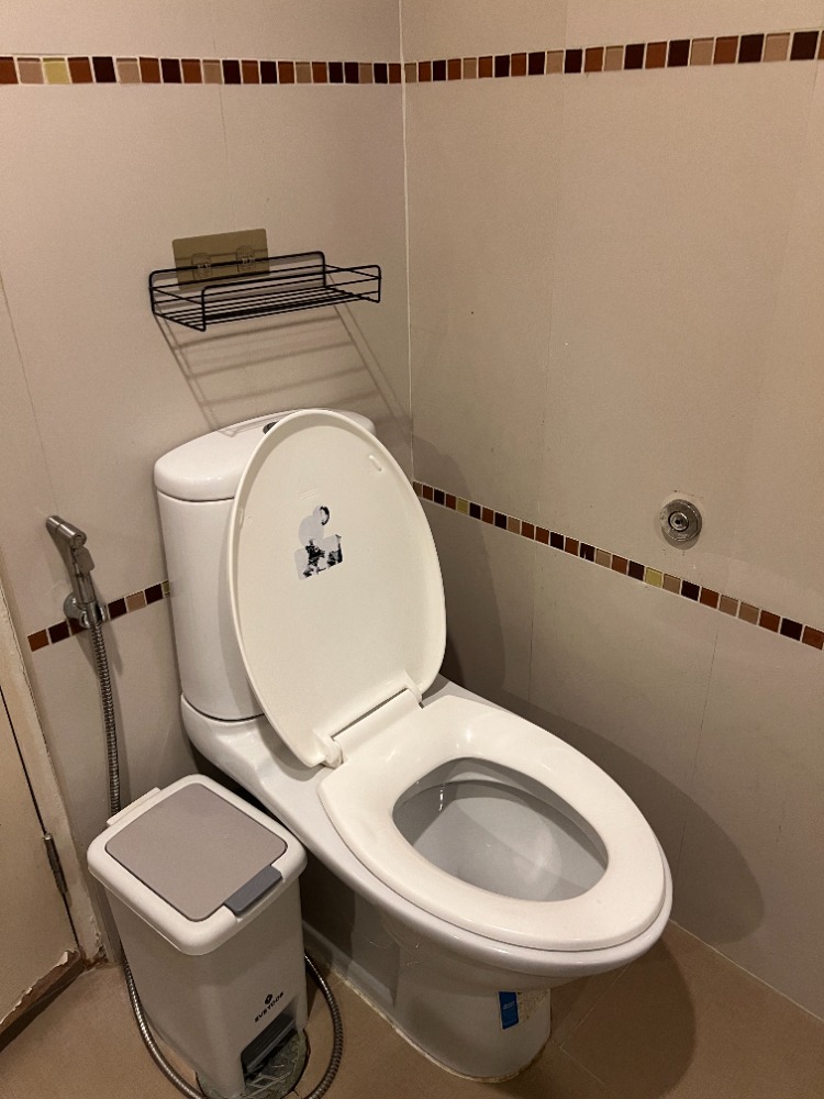 For RentCondoRatchadapisek, Huaikwang, Suttisan : 📣 Condo for rent, Chateau In Town Ratchada 17, corner room, near MRT Huai Khwang - Sutthisan, large room, ready to move in.