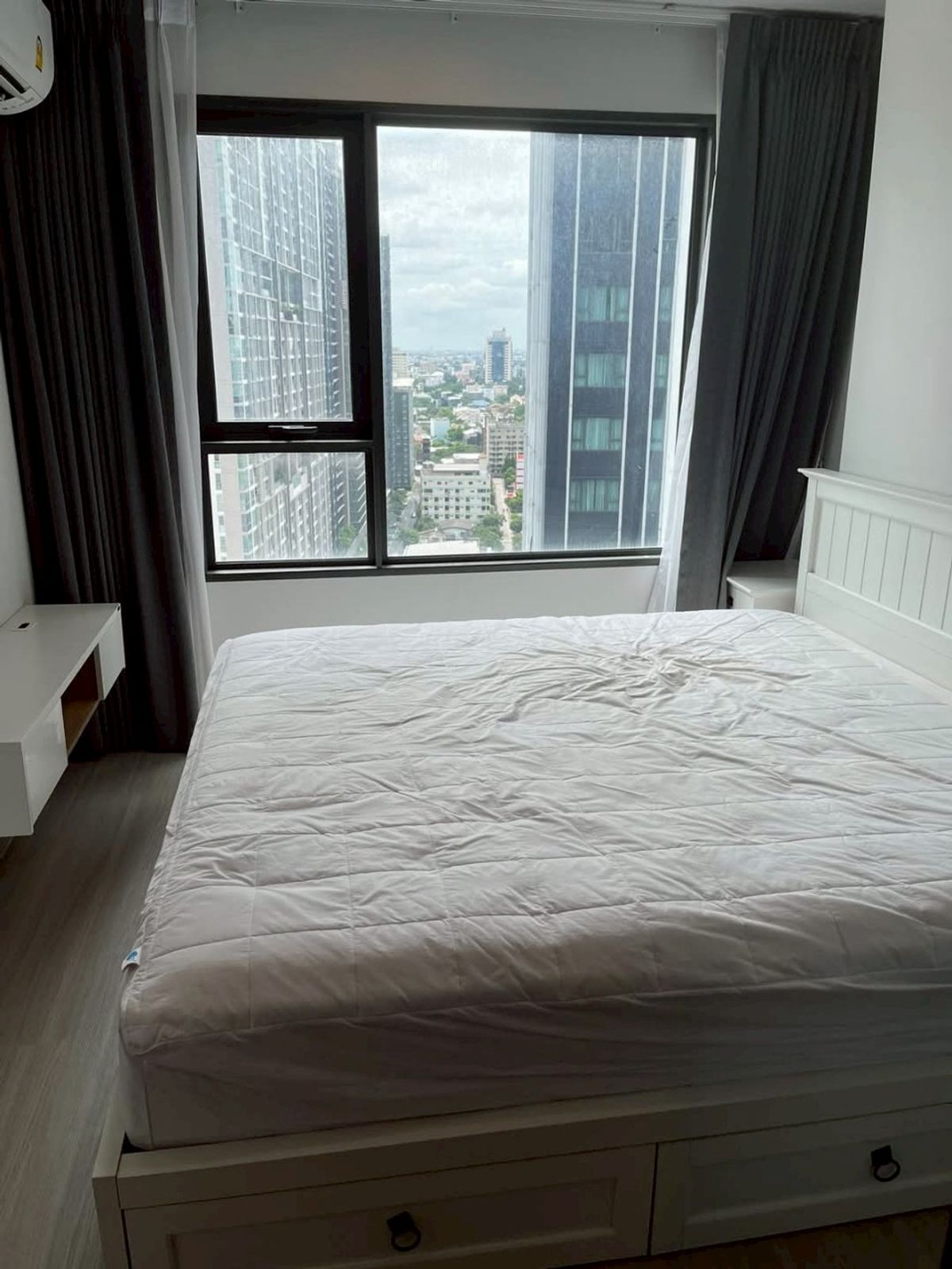 For RentCondoLadprao, Central Ladprao : Life Ladprao - [ RENT ] - 2 bedrooms, 1 bathroom, 36 sq m. Very beautiful! Like a model room, high floor, you can see it, hurry up and contact / call 065-8219716 ice