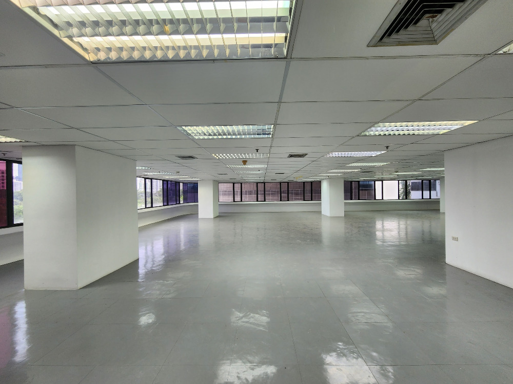 For SaleOfficeKhlongtoei, Kluaynamthai : Office space for sale on the Ocean Tower 1 building, 318 sq.m.