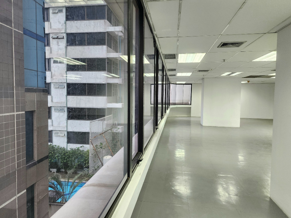 For SaleOfficeKhlongtoei, Kluaynamthai : Office space for sale on the Ocean Tower 1 building, 318 sq.m.