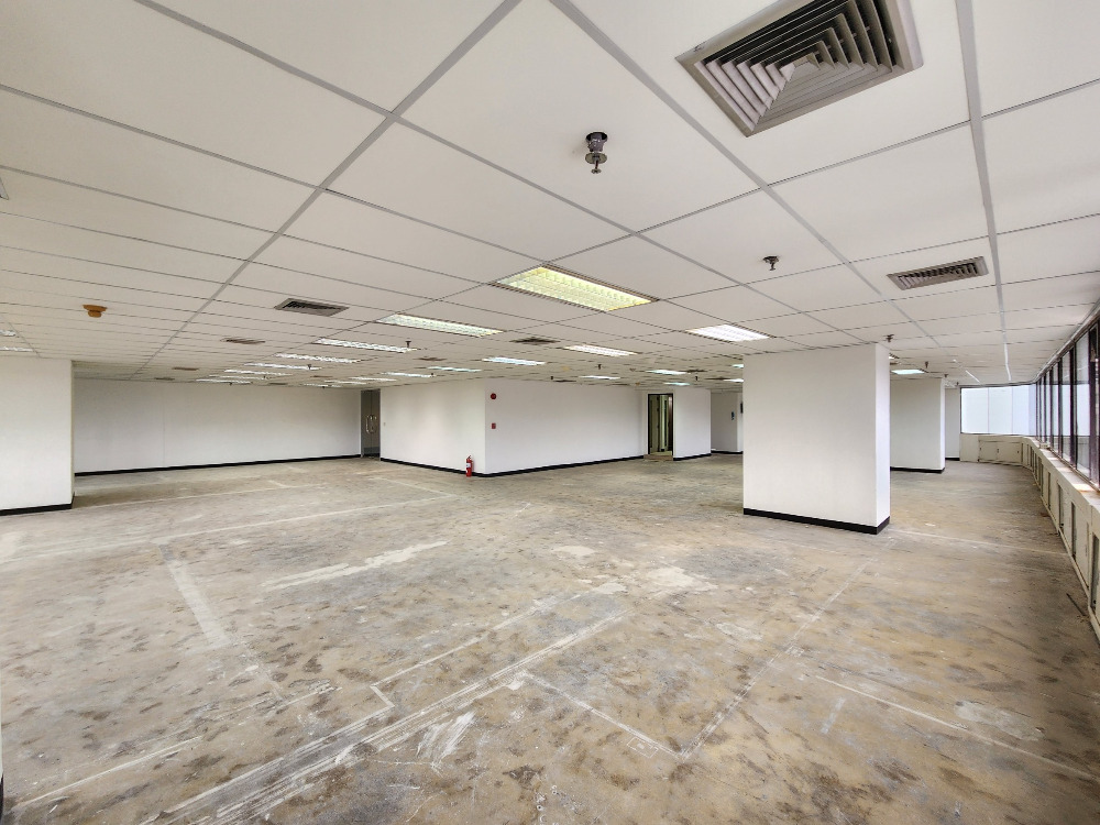 For SaleOfficeKhlongtoei, Kluaynamthai : Office space for sale on the Ocean Tower 1 building, 308 sq.m.