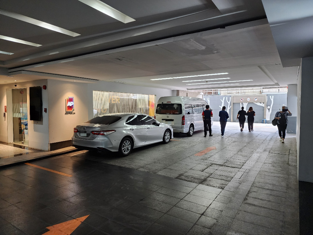 For SaleOfficeKhlongtoei, Kluaynamthai : Office space for sale on the Ocean Tower 1 building, 308 sq.m.