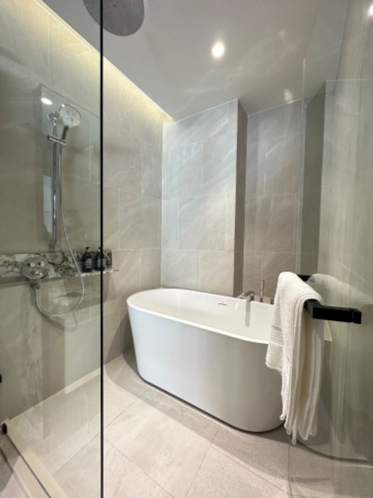 For SaleCondoSilom, Saladaeng, Bangrak : Condo for sale, Romm Convent, price 14.3 million baht, 1Bed, ask for more information or make an appointment to see the room 📞0959415999