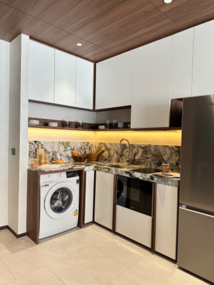 For SaleCondoSilom, Saladaeng, Bangrak : Condo for sale, Romm Convent, price 14.3 million baht, 1Bed, ask for more information or make an appointment to see the room 📞0959415999