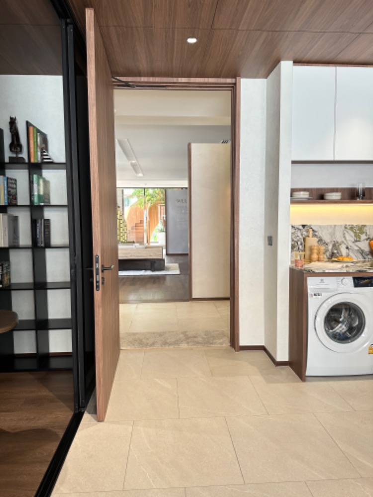 For SaleCondoSilom, Saladaeng, Bangrak : Condo for sale, Romm Convent, price 14.3 million baht, 1Bed, ask for more information or make an appointment to see the room 📞0959415999