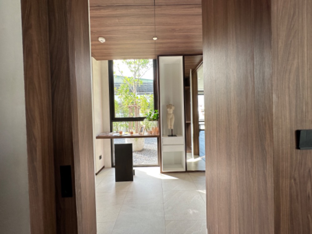 For SaleCondoSilom, Saladaeng, Bangrak : Condo for sale, Romm Convent, price 14.3 million baht, 1Bed, ask for more information or make an appointment to see the room 📞0959415999