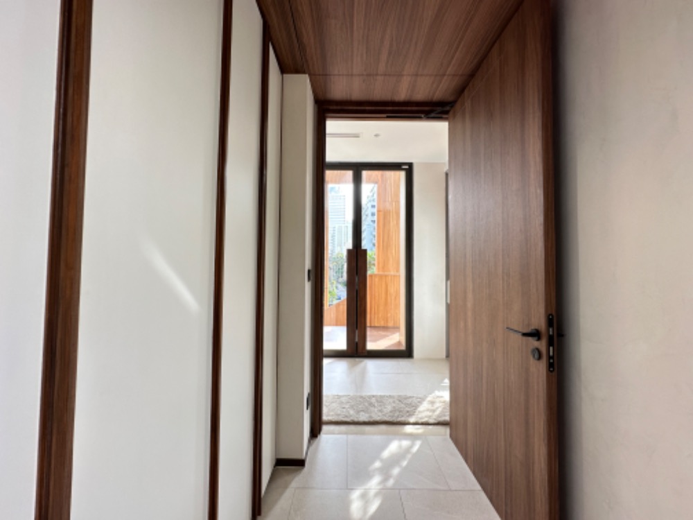 For SaleCondoSilom, Saladaeng, Bangrak : Condo for sale, Romm Convent, price 14.3 million baht, 1Bed, ask for more information or make an appointment to see the room 📞0959415999