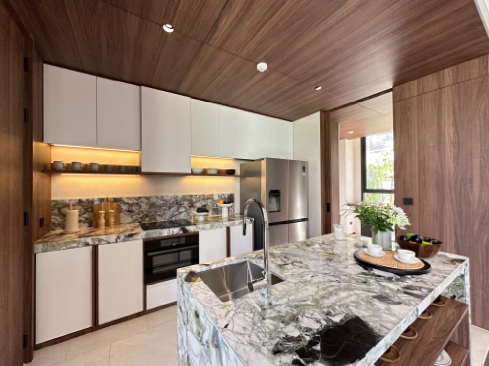 For SaleCondoSilom, Saladaeng, Bangrak : Condo for sale, Romm Convent, price 14.3 million baht, 1Bed, ask for more information or make an appointment to see the room 📞0959415999