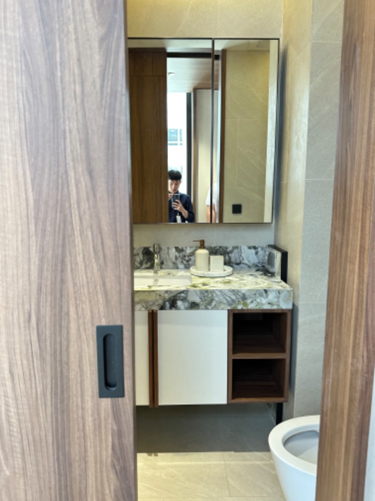 For SaleCondoSilom, Saladaeng, Bangrak : Condo for sale, Romm Convent, price 14.3 million baht, 1Bed, ask for more information or make an appointment to see the room 📞0959415999