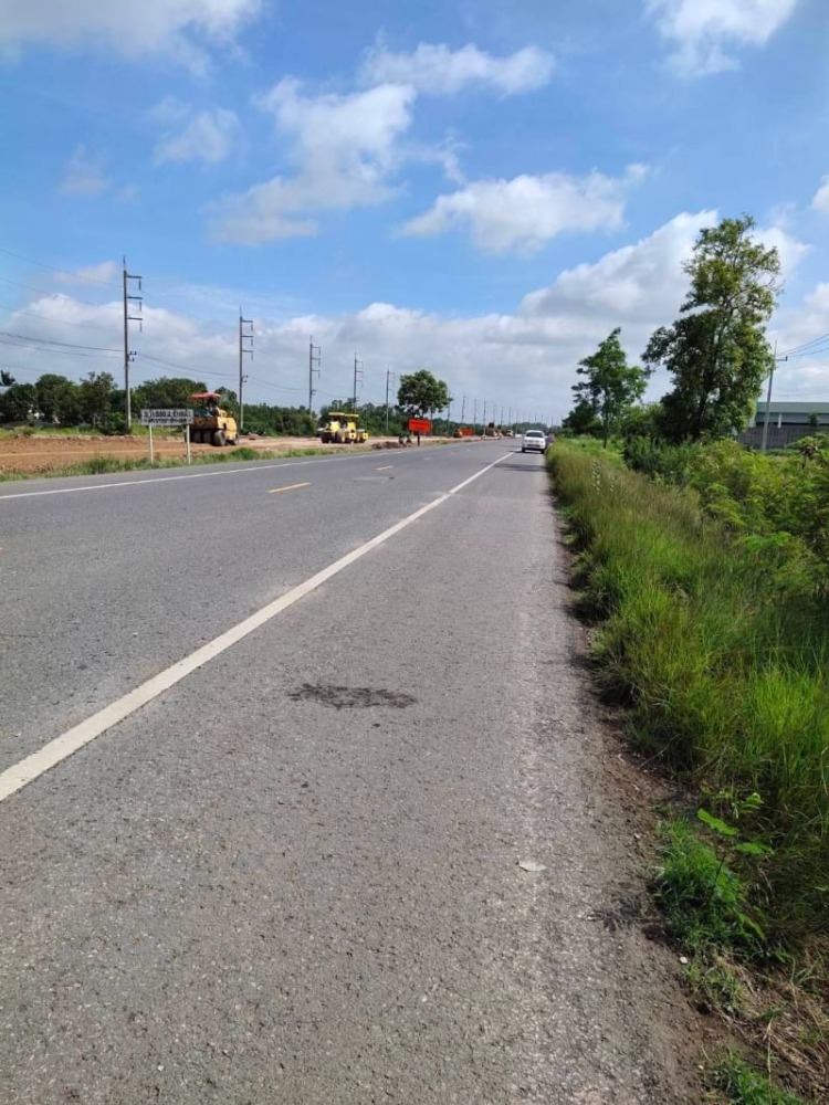 ขายที่ดินนครสวรรค์ : ขายที่ดิน เนื้อที่ 3 ไร่ 54.4 ตารางวา ติดถนนใหญ่ หมายเลข 11 ติดศูนย์รถยนต์อีซูซุ Isuzu ใกล้สี่แยกหนองบัว ฝั่งขาเข้ากรุงเทพ ตำบลหนองบัว อำเภอหนองบัว จังหวัดนครสวรรค์