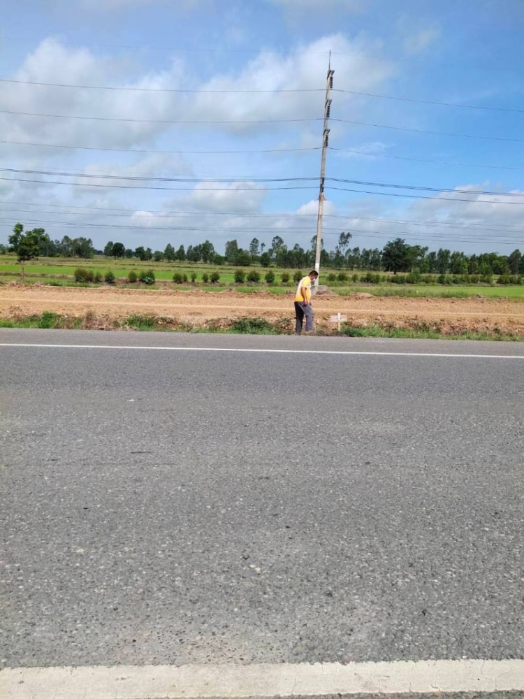 ขายที่ดินนครสวรรค์ : ขายที่ดิน เนื้อที่ 3 ไร่ 54.4 ตารางวา ติดถนนใหญ่ หมายเลข 11 ติดศูนย์รถยนต์อีซูซุ Isuzu ใกล้สี่แยกหนองบัว ฝั่งขาเข้ากรุงเทพ ตำบลหนองบัว อำเภอหนองบัว จังหวัดนครสวรรค์