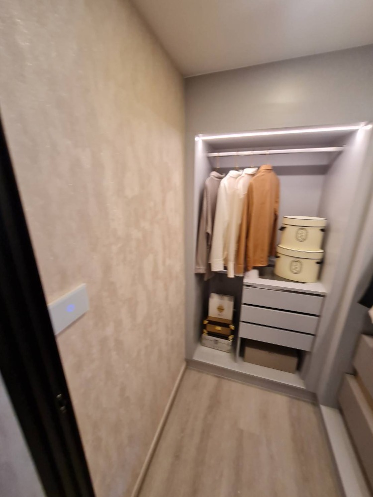 ขายดาวน์คอนโดปิ่นเกล้า จรัญสนิทวงศ์ : ขายดาวถูกกว่าโครงการ Duo และ 1bedroom plus corner unit, ห้องต่ำแหน่ง หายาก วิวโล่ง ตลอดกาล