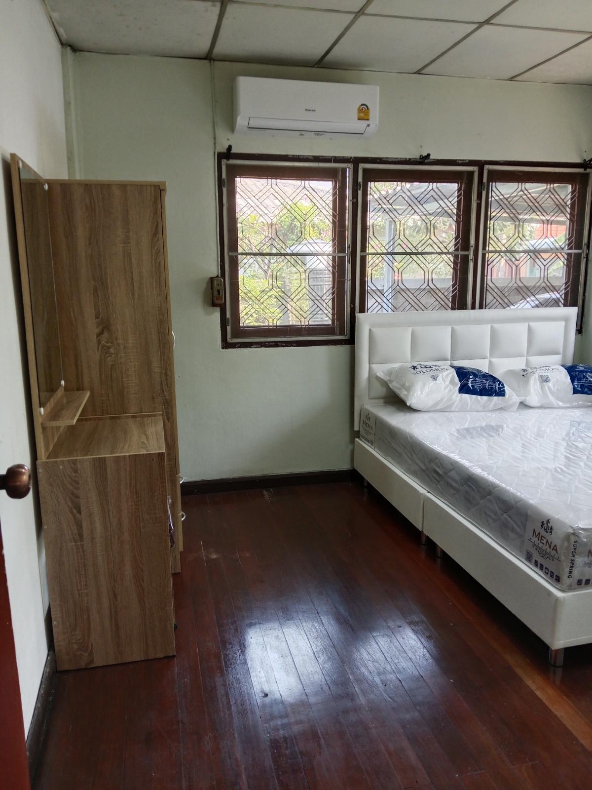 ให้เช่าบ้านรัชดา ห้วยขวาง : 🔥🔥 ด่วน ทำเลทอง  ให้เช่าบ้านรัชดาซอย 42 🔥🔥ให้เช่าบ้านเดี่ยว ชั้นเดียว🏠