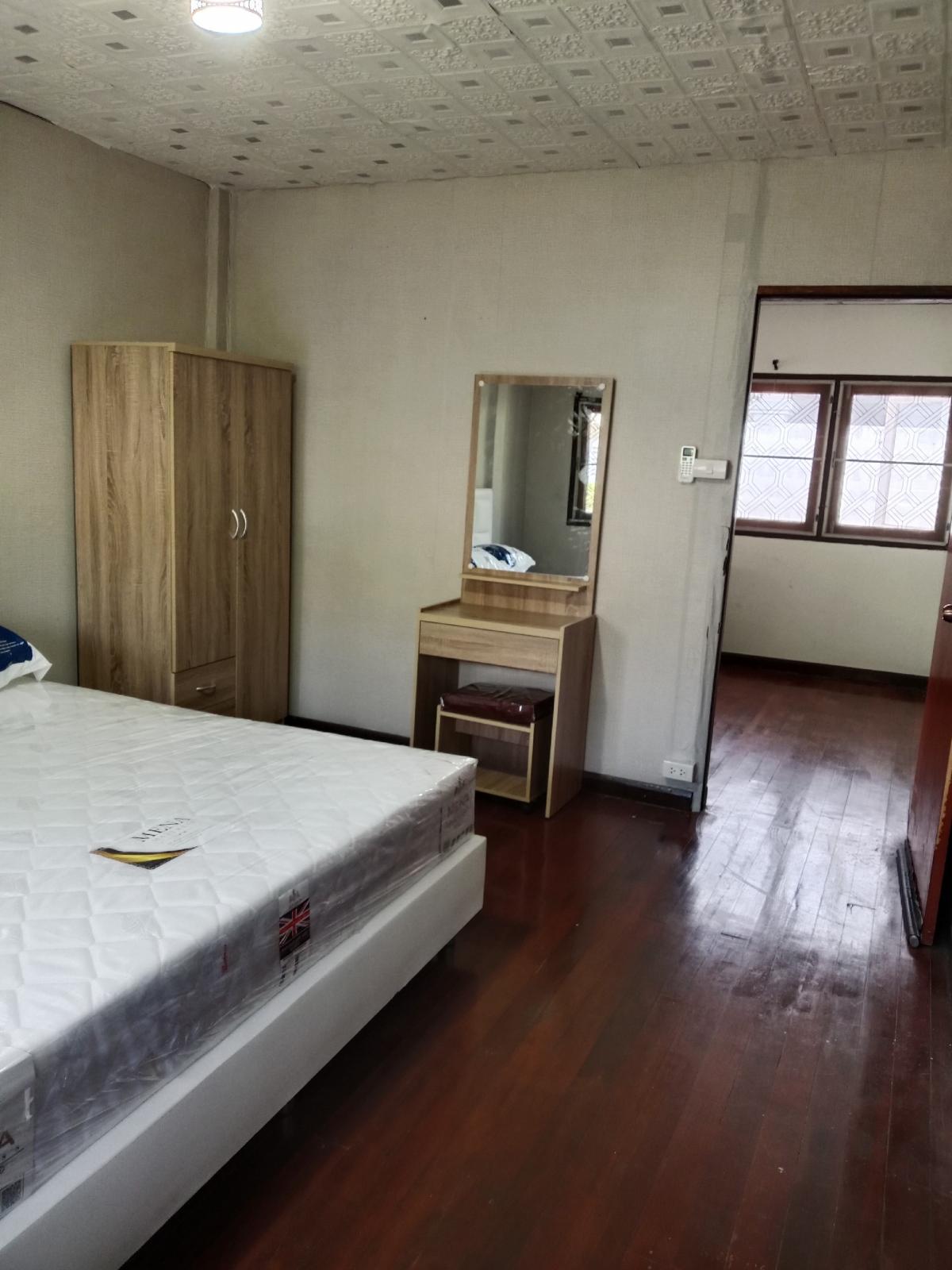 ให้เช่าบ้านรัชดา ห้วยขวาง : 🔥🔥 ด่วน ทำเลทอง  ให้เช่าบ้านรัชดาซอย 42 🔥🔥ให้เช่าบ้านเดี่ยว ชั้นเดียว🏠