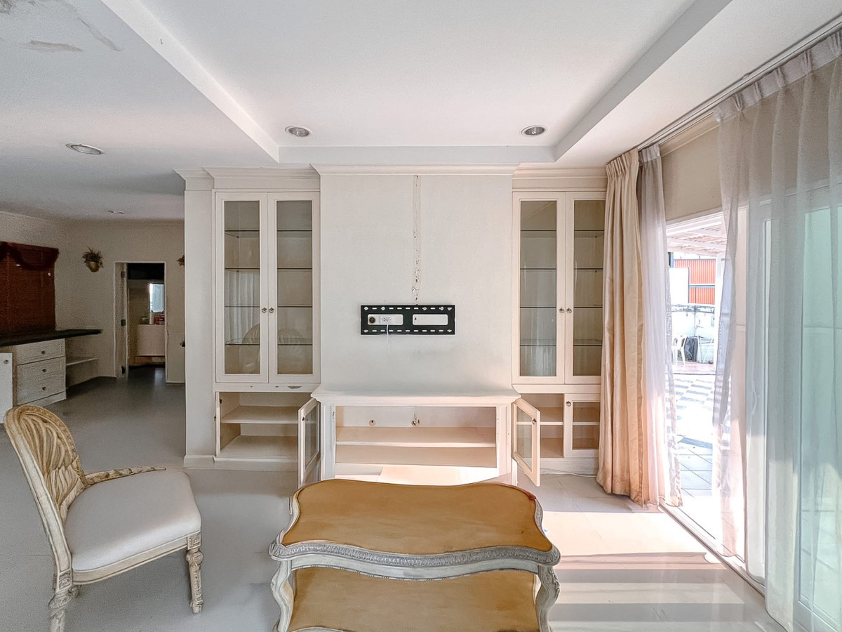 ขายบ้านนวมินทร์ รามอินทรา : ขายบ้าน  เดอะ เซนโทร รามอินทรา คันนายาว เขต คันนายาว กรุงเทพ     CX-144477