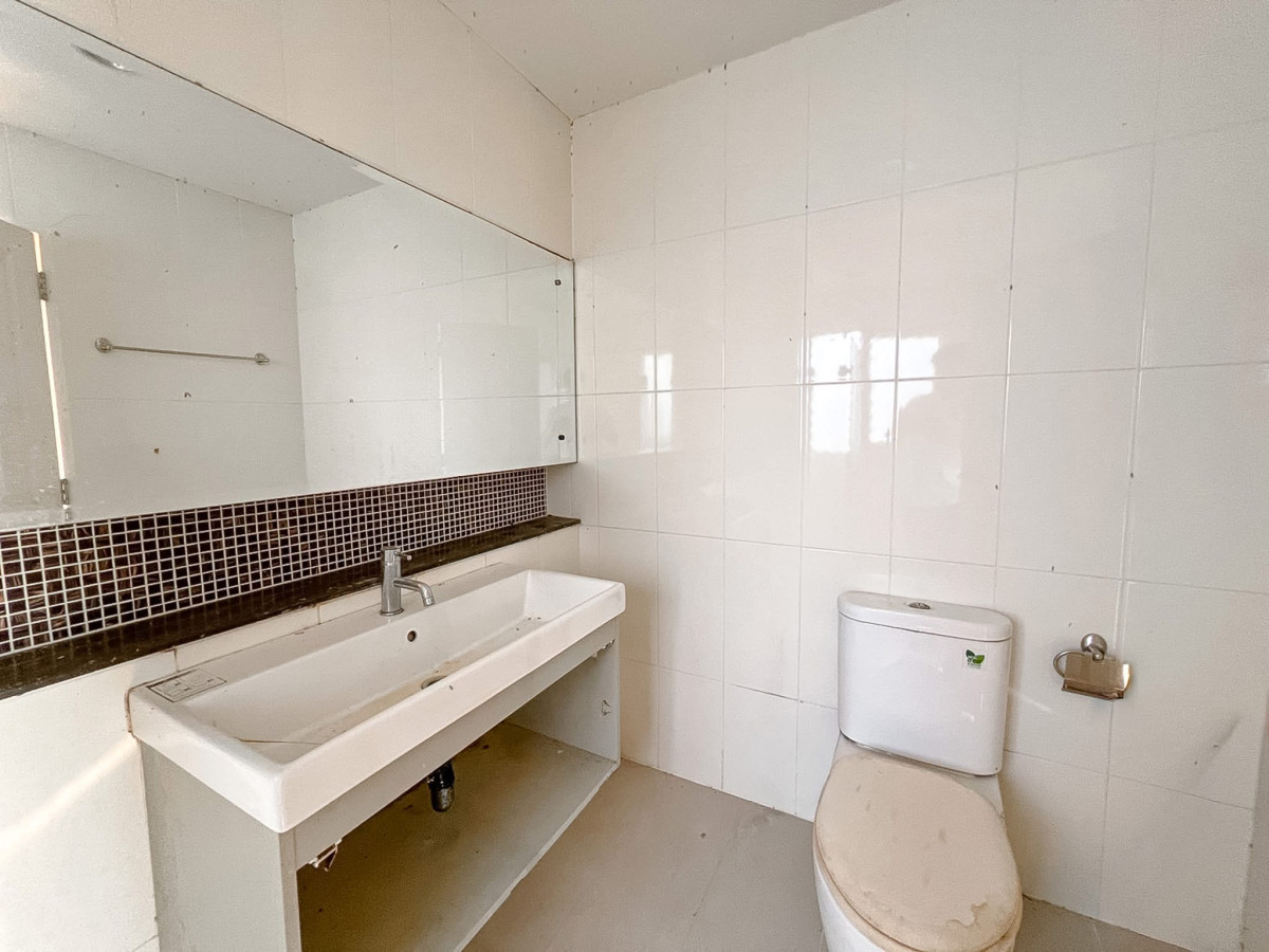 ขายบ้านนวมินทร์ รามอินทรา : ขายบ้าน  เดอะ เซนโทร รามอินทรา คันนายาว เขต คันนายาว กรุงเทพ     CX-144477