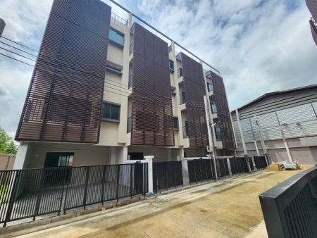 ขายทาวน์โฮมบางนา แบริ่ง ลาซาล : ขาย ทาวน์โฮม มี Rooftop พร้อมลิฟต์ในตัว เทปป์ ทาวน์ ลาซาล 36 280 ตรม. 20 ตร.วา