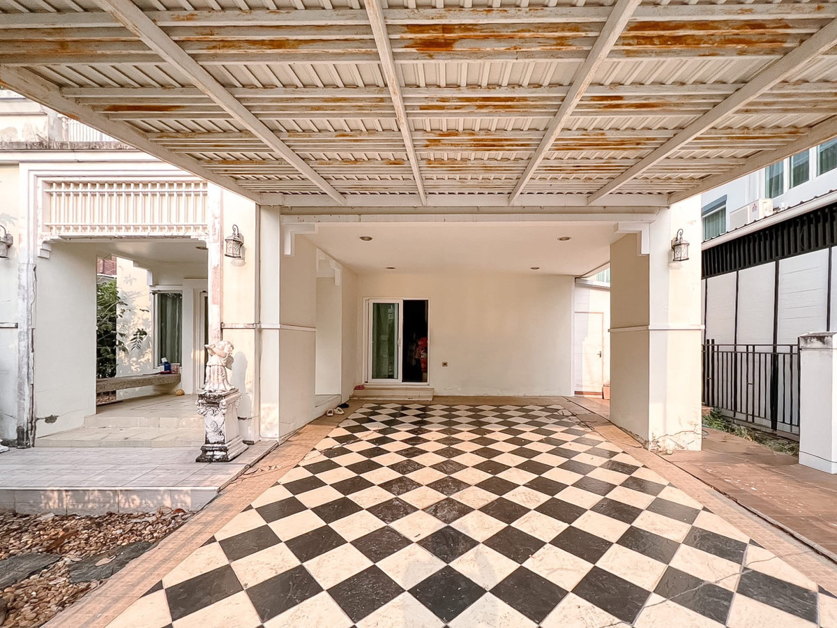 ขายบ้านนวมินทร์ รามอินทรา : ขายบ้าน  เดอะ เซนโทร รามอินทรา คันนายาว เขต คันนายาว กรุงเทพ     CX-144477