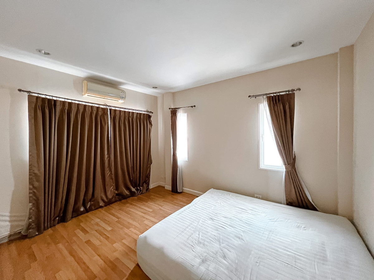 ขายบ้านนวมินทร์ รามอินทรา : ขายบ้าน  เดอะ เซนโทร รามอินทรา คันนายาว เขต คันนายาว กรุงเทพ     CX-144477