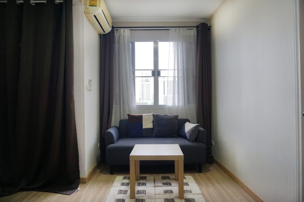 For SaleCondoLadprao, Central Ladprao : The condo is ready to move in, near MRT Lat Phrao and the Yellow Line.