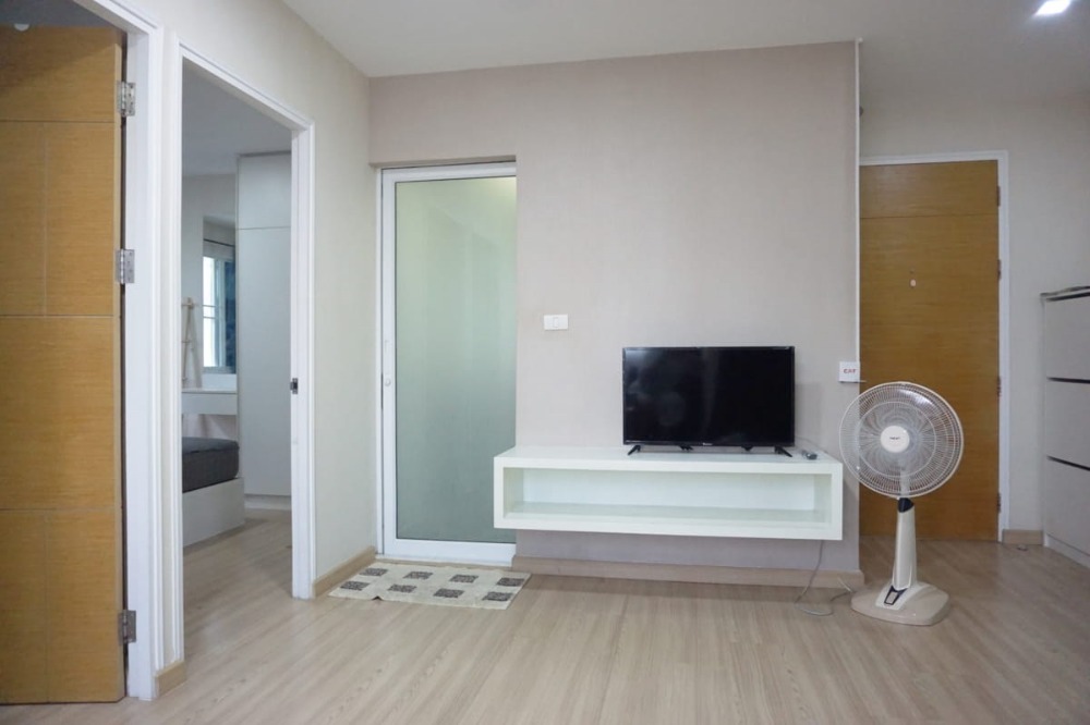 For SaleCondoLadprao, Central Ladprao : The condo is ready to move in, near MRT Lat Phrao and the Yellow Line.