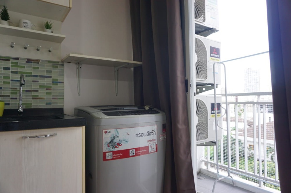 For SaleCondoLadprao, Central Ladprao : The condo is ready to move in, near MRT Lat Phrao and the Yellow Line.