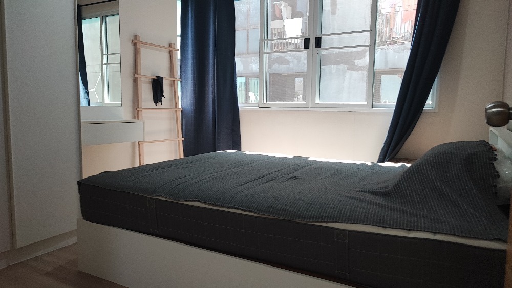 For SaleCondoLadprao, Central Ladprao : The condo is ready to move in, near MRT Lat Phrao and the Yellow Line.