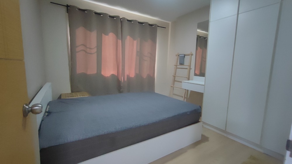 For SaleCondoLadprao, Central Ladprao : The condo is ready to move in, near MRT Lat Phrao and the Yellow Line.