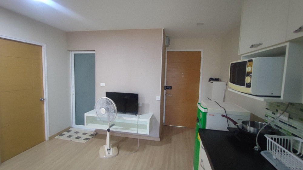 For SaleCondoLadprao, Central Ladprao : The condo is ready to move in, near MRT Lat Phrao and the Yellow Line.