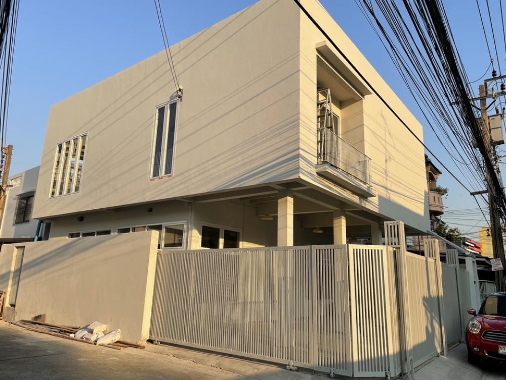 For RentHome OfficeRatchadapisek, Huaikwang, Suttisan : Home office for rent, MRT Sutthisan - Ratchada
