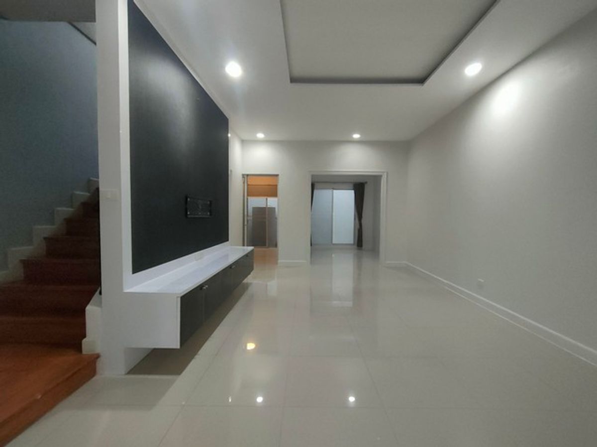 ขายทาวน์โฮมพระราม 2 บางขุนเทียน : ขายพร้อมผู้เช่าทาวน์โฮม 3 ชั้น ม.วิสต้า ปาร์ค พระราม 2 Renovate ใหม่