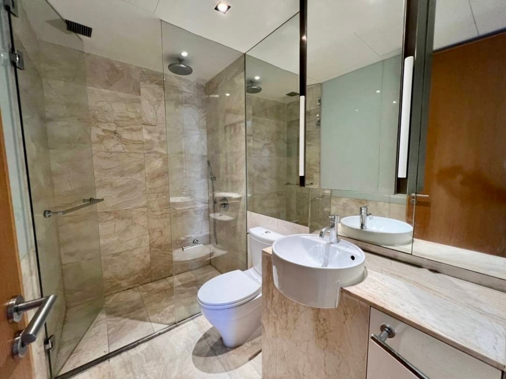 For SaleCondoSathorn, Narathiwat : ( UL2307291 )Tel/Line 096-2479369 , FOR SELL The Met , 2 bedroom, 2 bathroom, high floor, furnished, Special Deal!!✨✨