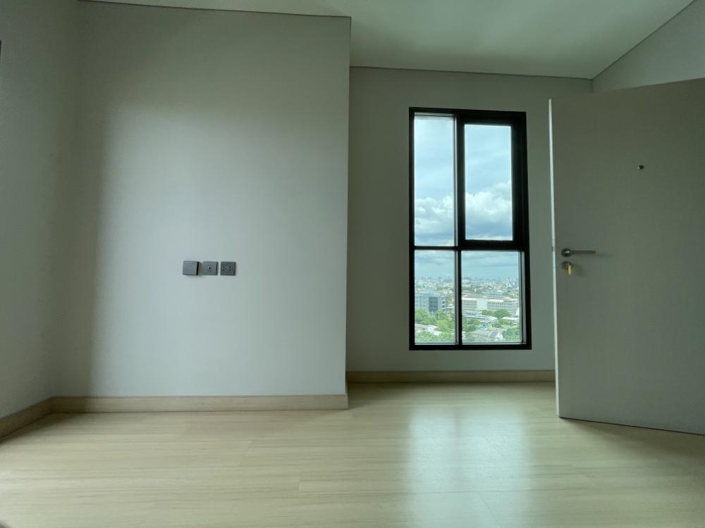 ขายคอนโดเกษตรศาสตร์ รัชโยธิน :  โอกาสทอง! ขายคอนโดวิวสวย เงียบสงบ เดินทางสะดวก ใกล้ BTS ลุมพินี พาร์ค พหล 32 ชั้น 23 วิวหลักล้าน คอนโด 1 ห้องนอน ขนาด 28.40 ตร.ม. ทำเลสุดปัง ติดถนนใหญ่พหลโยธิน บรรยากาศดีตลอดวัน เป็นส่วนตัวสูง เหมาะสำหรับคนชอบความสงบหลังกลับจากวันทำงานที่วุ่นวาย