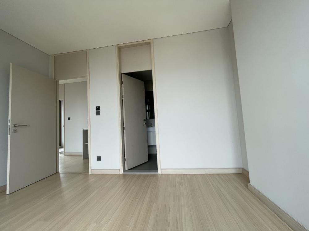 ขายคอนโดเกษตรศาสตร์ รัชโยธิน :  โอกาสทอง! ขายคอนโดวิวสวย เงียบสงบ เดินทางสะดวก ใกล้ BTS ลุมพินี พาร์ค พหล 32 ชั้น 23 วิวหลักล้าน คอนโด 1 ห้องนอน ขนาด 28.40 ตร.ม. ทำเลสุดปัง ติดถนนใหญ่พหลโยธิน บรรยากาศดีตลอดวัน เป็นส่วนตัวสูง เหมาะสำหรับคนชอบความสงบหลังกลับจากวันทำงานที่วุ่นวาย