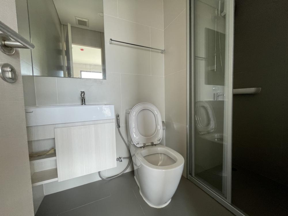 ขายคอนโดเกษตรศาสตร์ รัชโยธิน :  โอกาสทอง! ขายคอนโดวิวสวย เงียบสงบ เดินทางสะดวก ใกล้ BTS ลุมพินี พาร์ค พหล 32 ชั้น 23 วิวหลักล้าน คอนโด 1 ห้องนอน ขนาด 28.40 ตร.ม. ทำเลสุดปัง ติดถนนใหญ่พหลโยธิน บรรยากาศดีตลอดวัน เป็นส่วนตัวสูง เหมาะสำหรับคนชอบความสงบหลังกลับจากวันทำงานที่วุ่นวาย