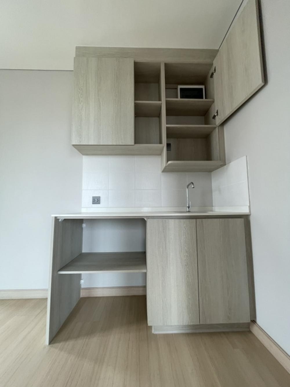 ขายคอนโดเกษตรศาสตร์ รัชโยธิน :  โอกาสทอง! ขายคอนโดวิวสวย เงียบสงบ เดินทางสะดวก ใกล้ BTS ลุมพินี พาร์ค พหล 32 ชั้น 23 วิวหลักล้าน คอนโด 1 ห้องนอน ขนาด 28.40 ตร.ม. ทำเลสุดปัง ติดถนนใหญ่พหลโยธิน บรรยากาศดีตลอดวัน เป็นส่วนตัวสูง เหมาะสำหรับคนชอบความสงบหลังกลับจากวันทำงานที่วุ่นวาย