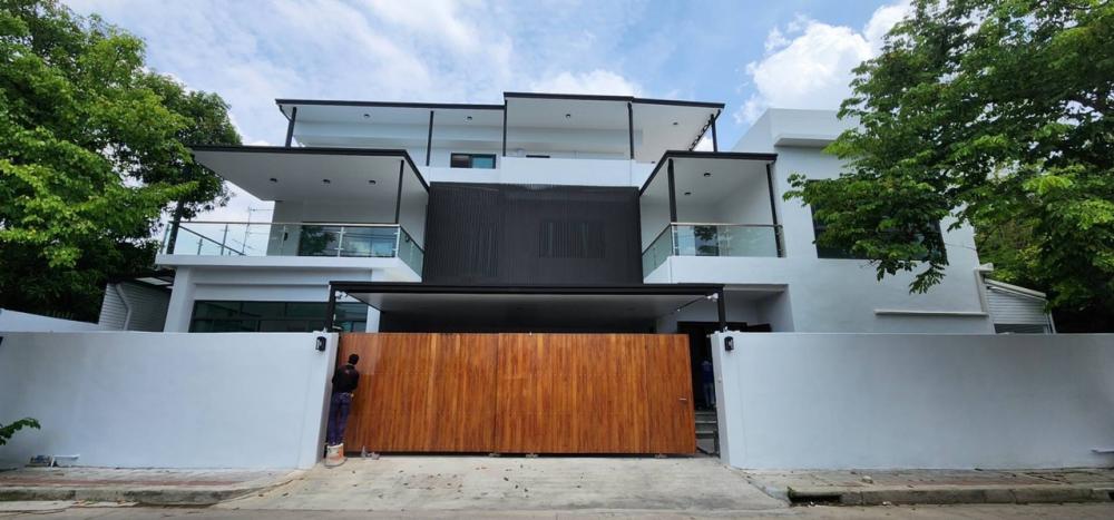 ให้เช่าโฮมออฟฟิศอ่อนนุช อุดมสุข : ปล่อยเช่า โมเดิร์น โฮมออฟฟิศ ซอยปรีดีพนมยงค์ - สุขุมวิท 71 (พระโขนง) เหมาะสำหรับ Office | Private Spa | Clinic ความงาม และ Wellness ด้านสุขภาพ