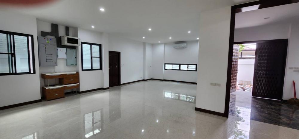 ให้เช่าโฮมออฟฟิศอ่อนนุช อุดมสุข : ปล่อยเช่า โมเดิร์น โฮมออฟฟิศ ซอยปรีดีพนมยงค์ - สุขุมวิท 71 (พระโขนง) เหมาะสำหรับ Office | Private Spa | Clinic ความงาม และ Wellness ด้านสุขภาพ