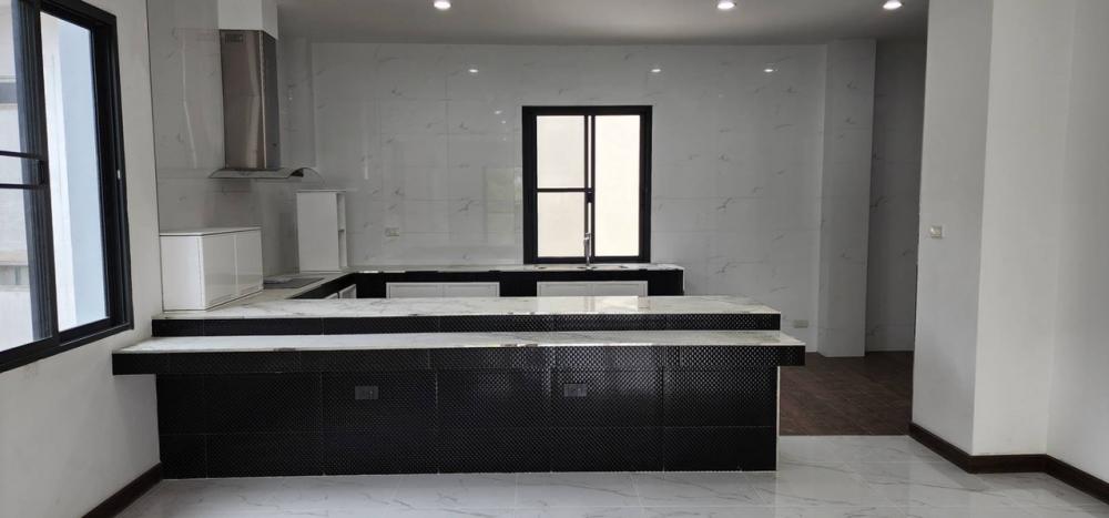 ให้เช่าโฮมออฟฟิศอ่อนนุช อุดมสุข : ปล่อยเช่า โมเดิร์น โฮมออฟฟิศ ซอยปรีดีพนมยงค์ - สุขุมวิท 71 (พระโขนง) เหมาะสำหรับ Office | Private Spa | Clinic ความงาม และ Wellness ด้านสุขภาพ