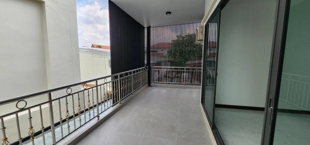 ให้เช่าโฮมออฟฟิศอ่อนนุช อุดมสุข : ปล่อยเช่า โมเดิร์น โฮมออฟฟิศ ซอยปรีดีพนมยงค์ - สุขุมวิท 71 (พระโขนง) เหมาะสำหรับ Office | Private Spa | Clinic ความงาม และ Wellness ด้านสุขภาพ