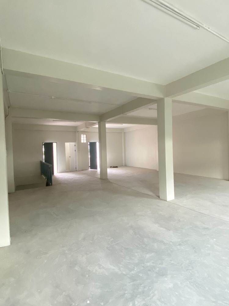 For SaleShop HousePinklao, Charansanitwong : Commercial building for sale, 4 floors, including 2 rooftops, next to the main road, Borommaratchachonnani Rd.