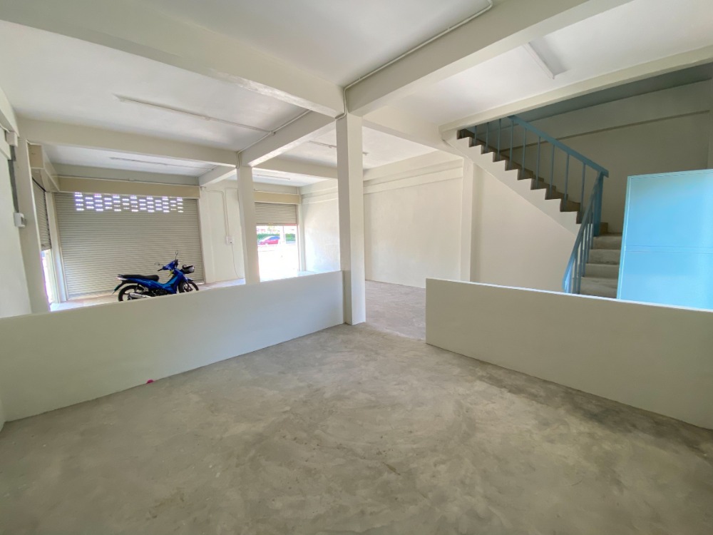 For SaleShop HousePinklao, Charansanitwong : Commercial building for sale, 4 floors, including 2 rooftops, next to the main road, Borommaratchachonnani Rd.