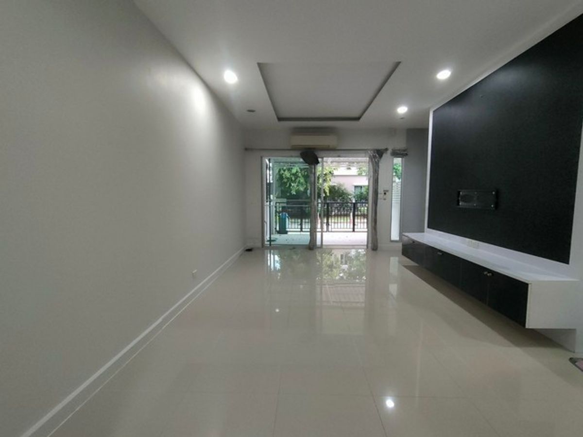 ขายทาวน์โฮมพระราม 2 บางขุนเทียน : ขายพร้อมผู้เช่าทาวน์โฮม 3 ชั้น ม.วิสต้า ปาร์ค พระราม 2 Renovate ใหม่