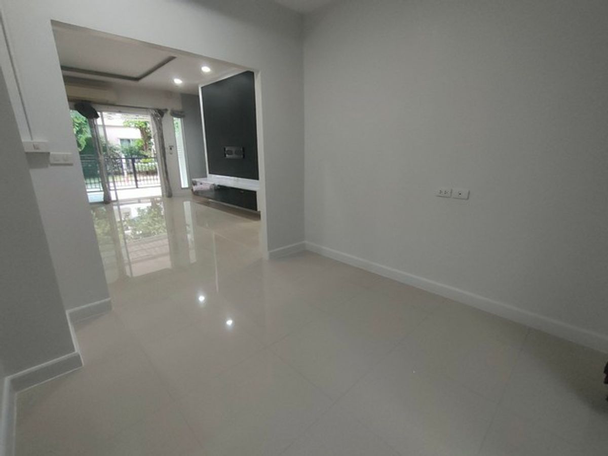 ขายทาวน์โฮมพระราม 2 บางขุนเทียน : ขายพร้อมผู้เช่าทาวน์โฮม 3 ชั้น ม.วิสต้า ปาร์ค พระราม 2 Renovate ใหม่