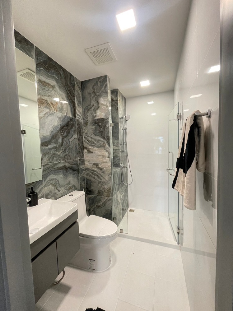 ขายดาวน์คอนโดปทุมธานี รังสิต ธรรมศาสตร์ : 💕Modiz avatgarde คอนโดใกล้มหาวิทยาลัยธรรมศาสตร์ โครงการที่เป็นกระแสแรง ฮอตสุดๆ  sold out ภายในวันเดียวเท่านั้น ตอนนี้ sold out ไปแล้ว แต่สนใจติดต่อทางเราได้