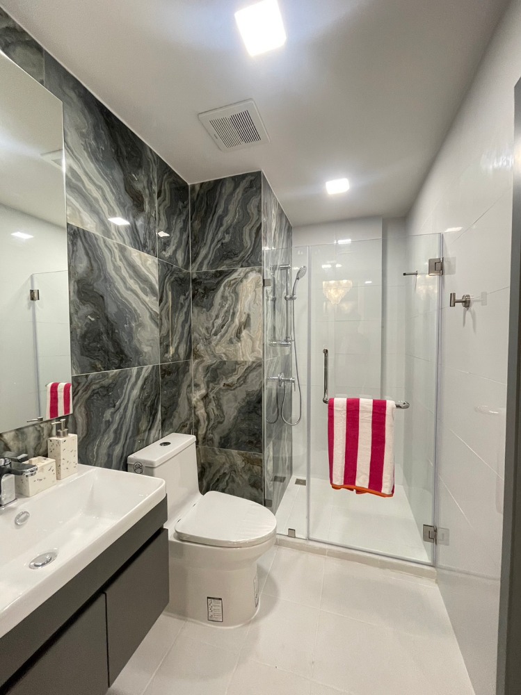 ขายดาวน์คอนโดปทุมธานี รังสิต ธรรมศาสตร์ : 💕Modiz avatgarde คอนโดใกล้มหาวิทยาลัยธรรมศาสตร์ โครงการที่เป็นกระแสแรง ฮอตสุดๆ  sold out ภายในวันเดียวเท่านั้น ตอนนี้ sold out ไปแล้ว แต่สนใจติดต่อทางเราได้